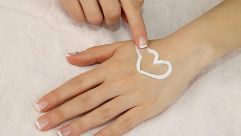 No More Dry Skin on Hands: 7 Tips to Combat Chapped Hands